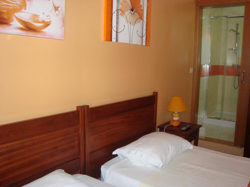 Hospedaria 5 Bicas Aveiro Esterno foto